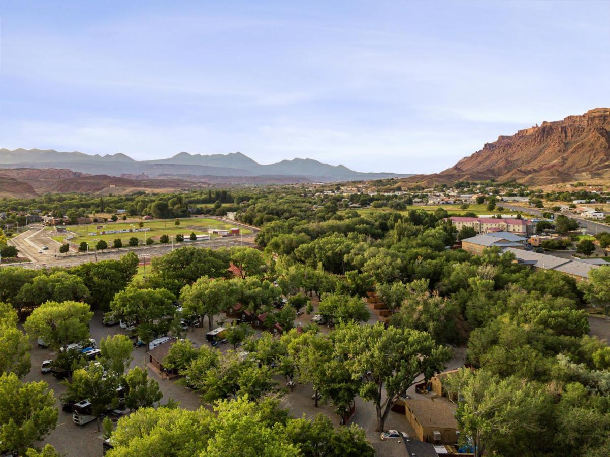 Sun Outdoors Moab Downtown Hotel Exterior photo