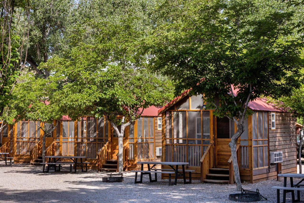 Sun Outdoors Moab Downtown Hotel Exterior photo